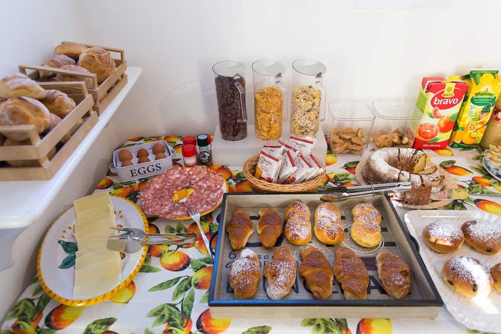 B&B Diana Brown Lipari