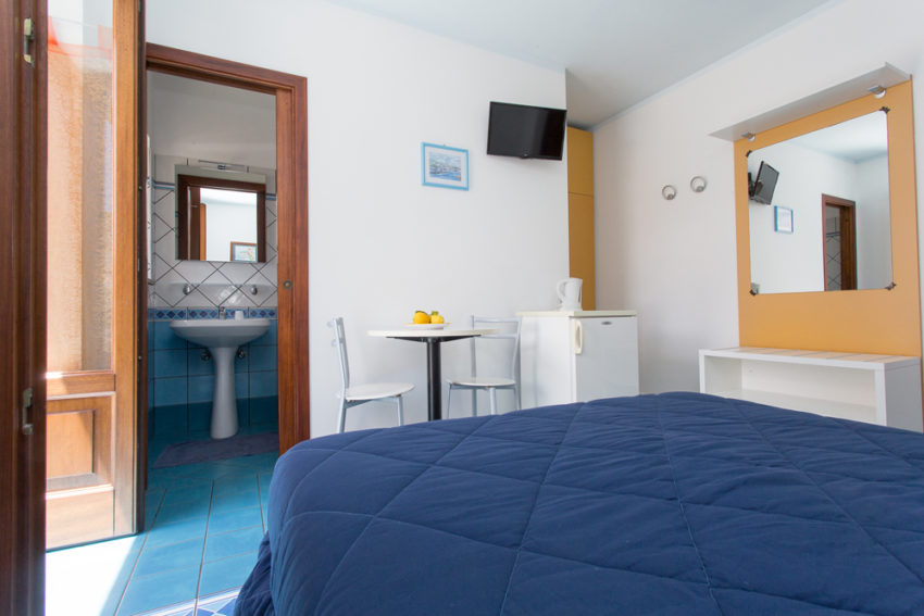 B&B Diana Brown Lipari Eolie