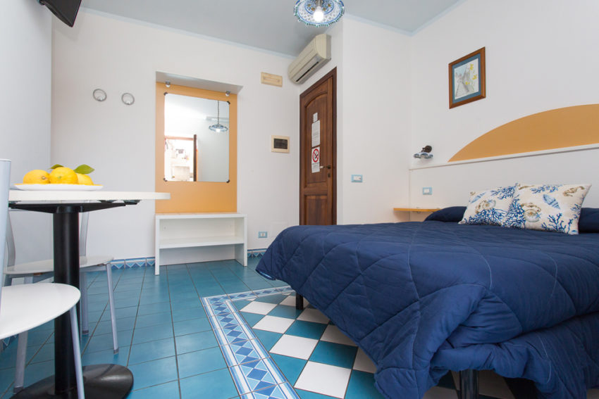 B&B Diana Brown Lipari Eolie