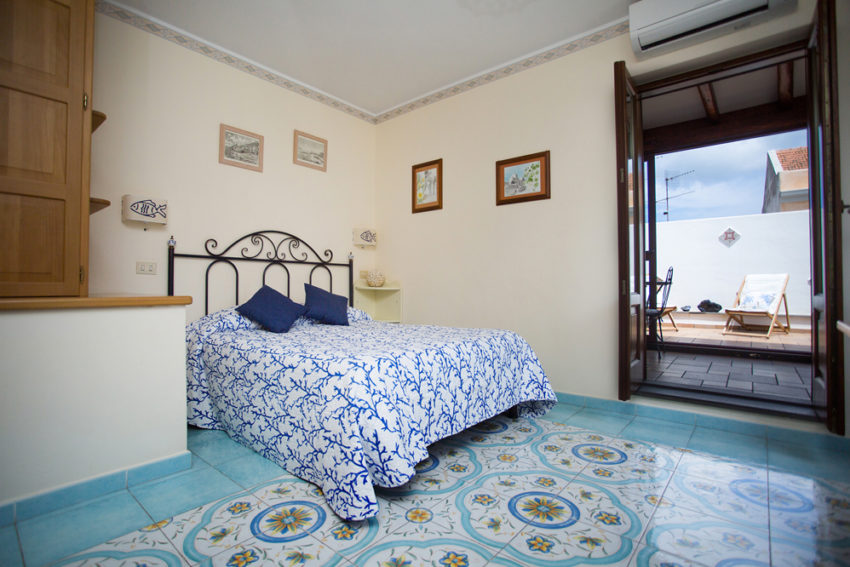 B&B Diana Brown Lipari Eolie