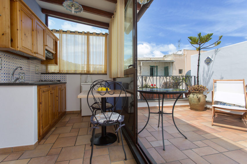 B&B Diana Brown Lipari Eolie